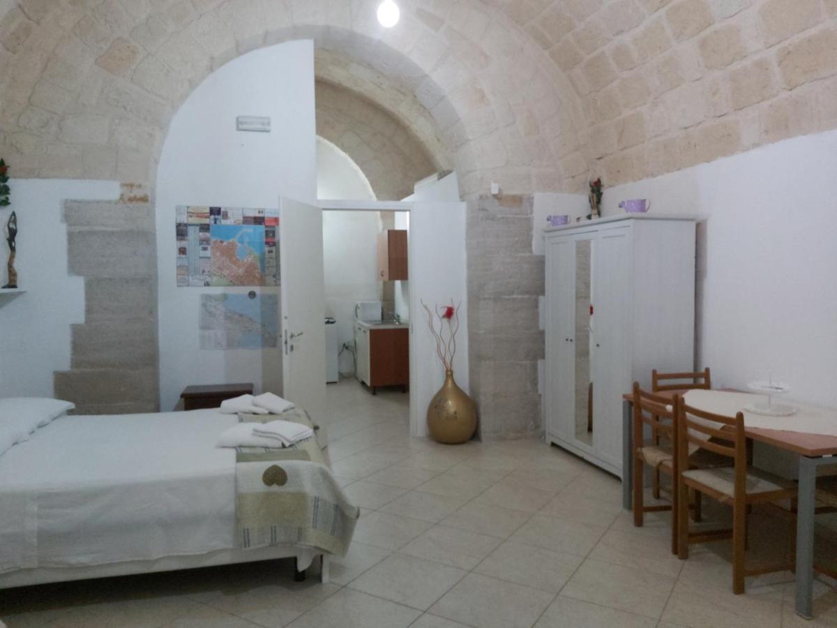 Bed and Breakfast La Stradina Трани Экстерьер фото