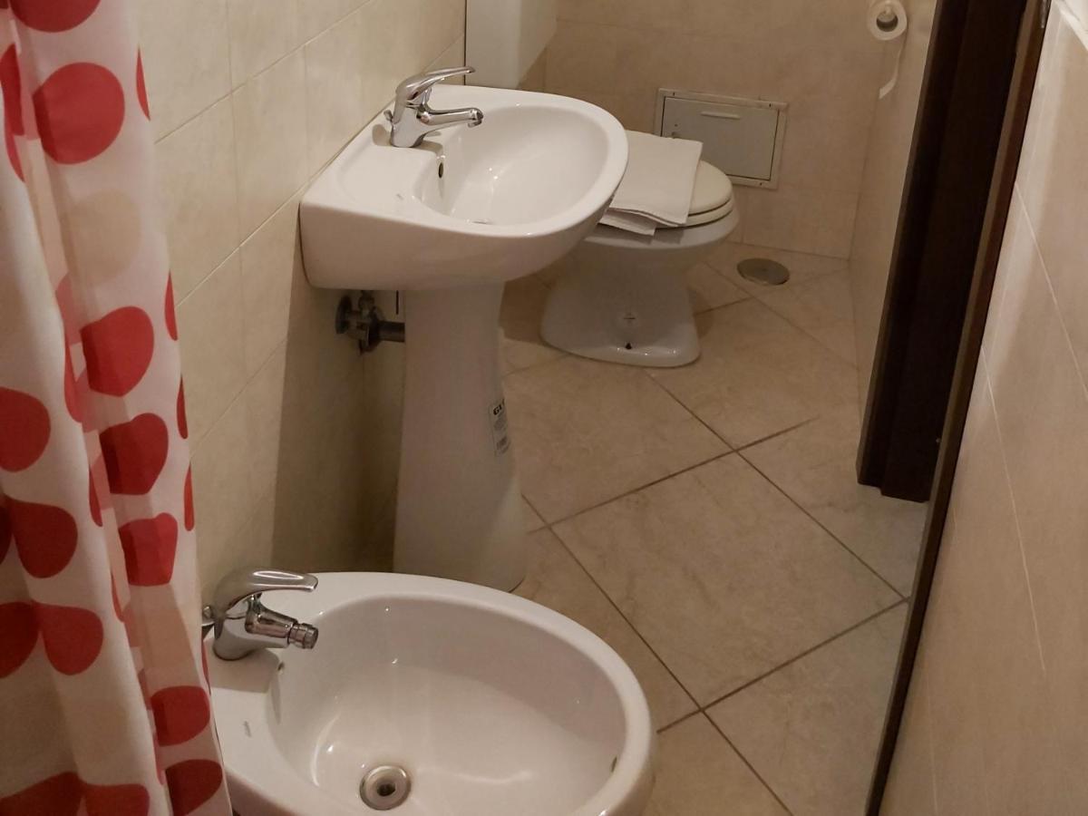 Bed and Breakfast La Stradina Трани Экстерьер фото
